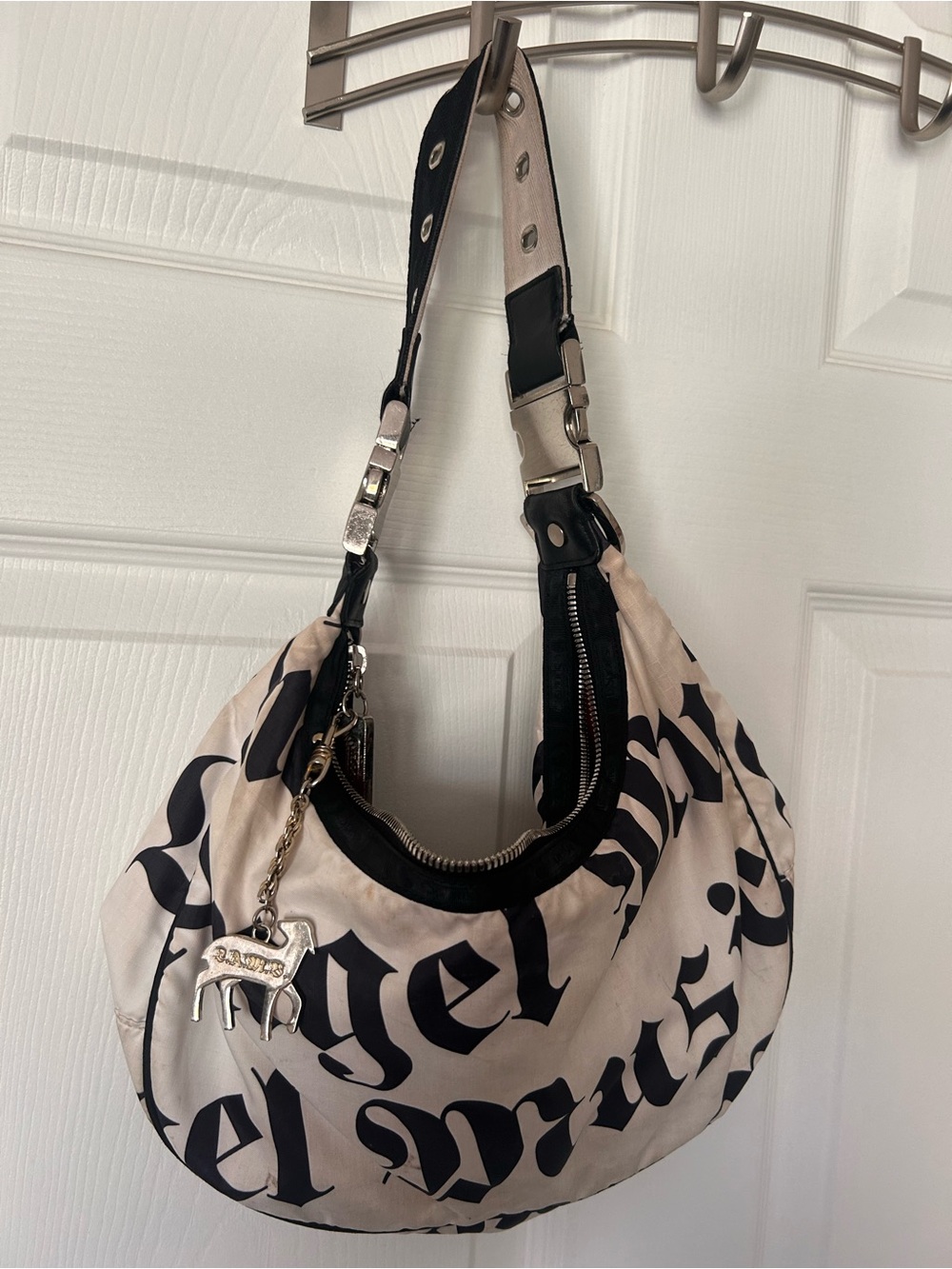 Lesportsac LAMB by Gwen Stefani Black & White Logo-Print Shoulder Bag - Picture 6 of 8
